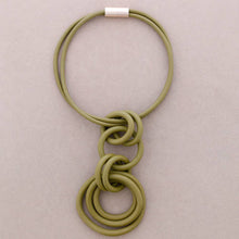 Charger l'image dans la galerie, Collier maillons caoutchouc