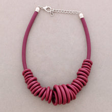 Charger l'image dans la galerie, Collier Anneaux Caoutchouc Bois