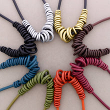 Charger l'image dans la galerie, Collier Anneaux Caoutchouc Bois