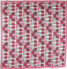 Charger l&#39;image dans la galerie, Carré Hawaï fuchsia