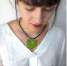 Charger l&#39;image dans la galerie, Pendentif Plume marine