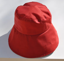Charger l'image dans la galerie, Pluie Satin rouge